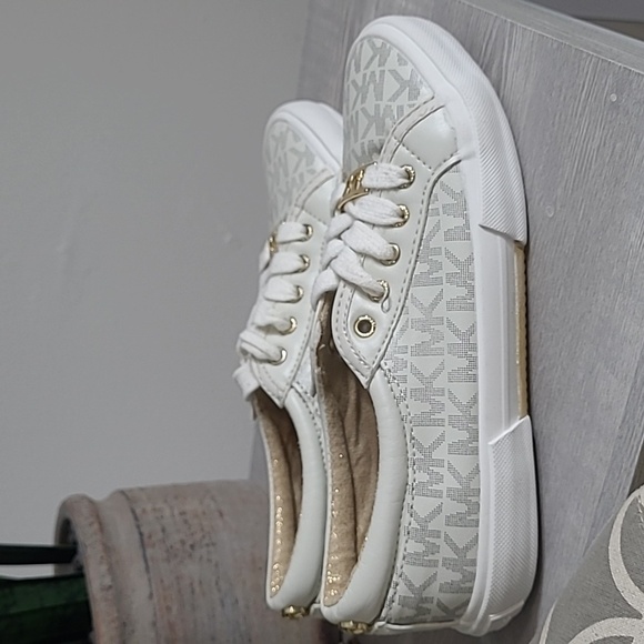 Michael Kors Signature Sneakers Ima Rebel New In Box Size 1 - Picture 1 of 6